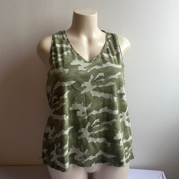 Green Camo Tank Top Old Navy NWT - Picture 7 of 8